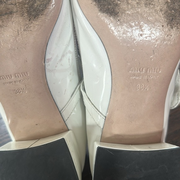 MIU MIU PATENT LEATHER MARYJANES - Picture 4 of 5